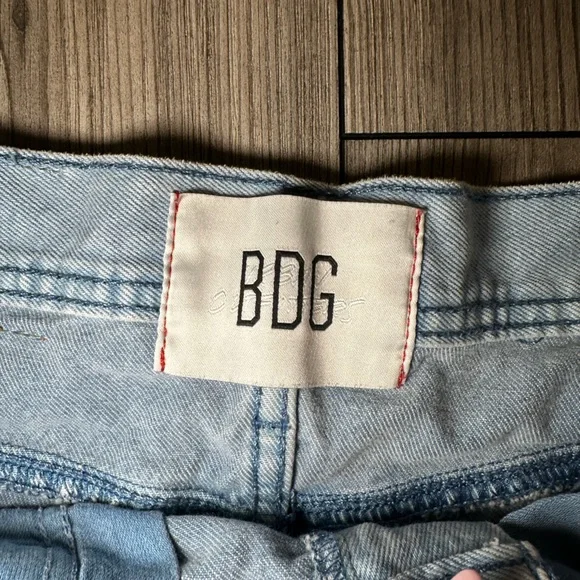 BDG Light Wash Jean Shorts - Picture 2 of 4